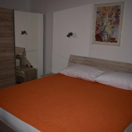 Apartment Faith Malinska Buitenkant foto